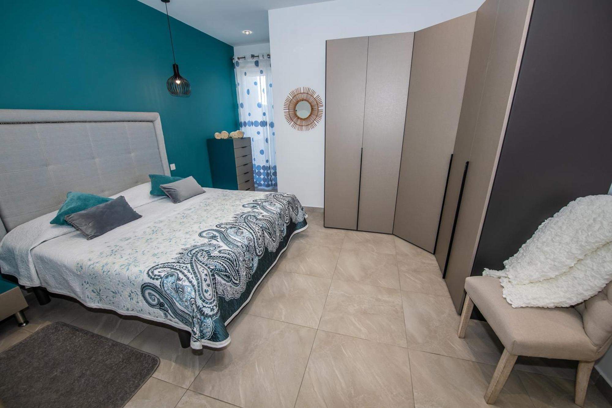 Clifftop Modern Apartment Меллиеха Экстерьер фото