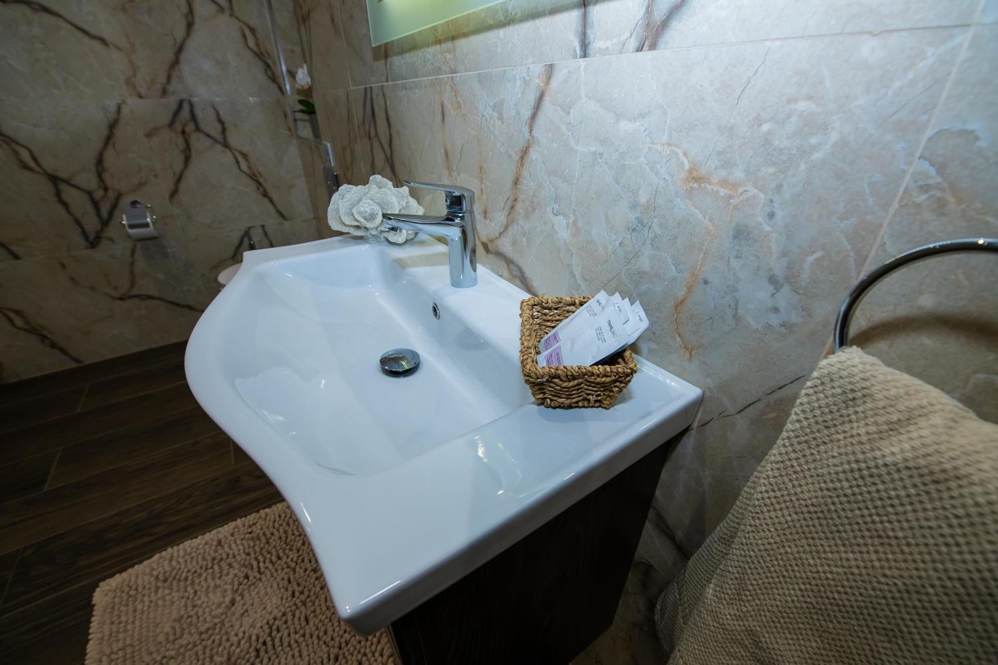 Clifftop Modern Apartment Меллиеха Экстерьер фото