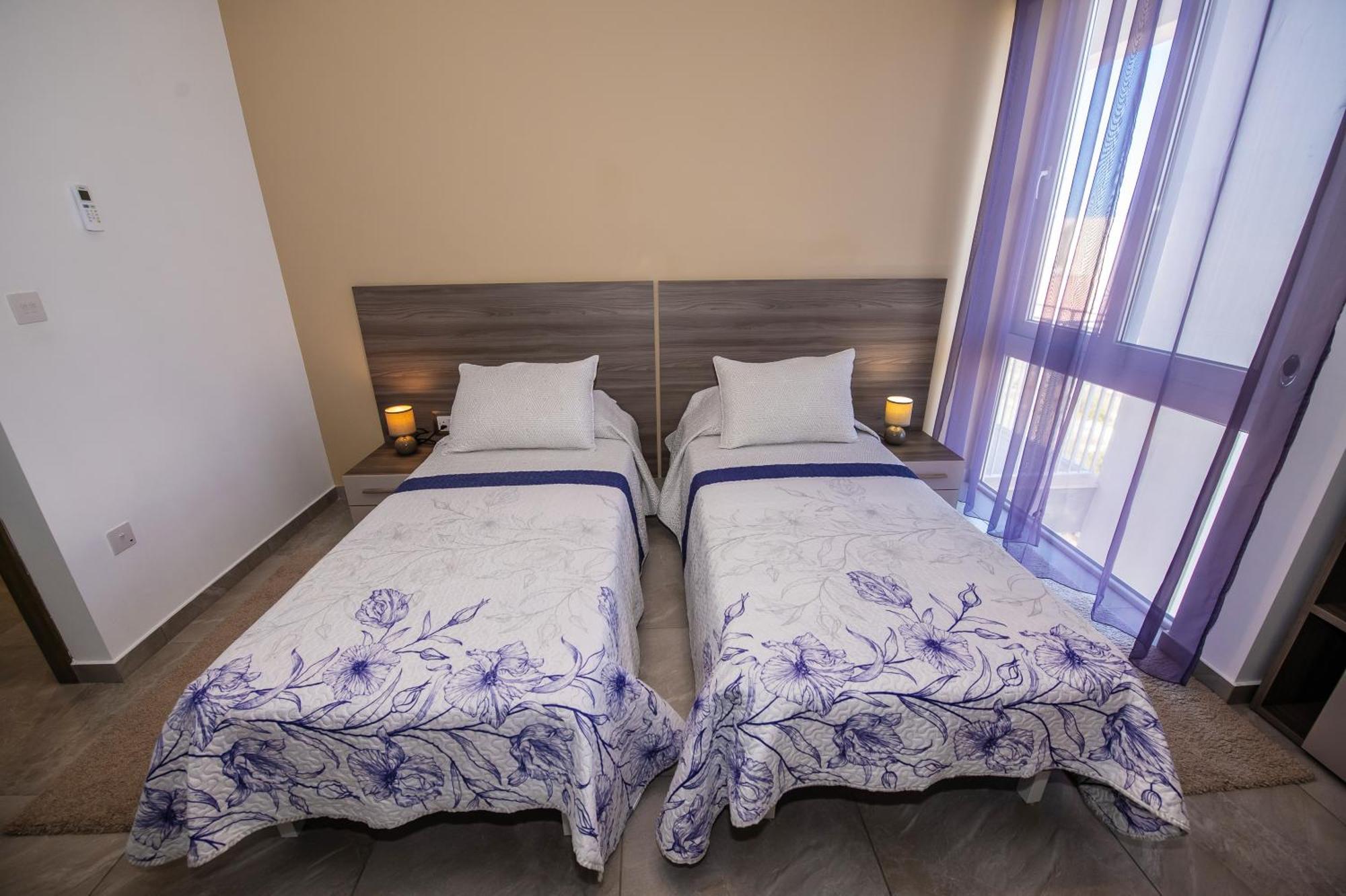 Clifftop Modern Apartment Меллиеха Экстерьер фото