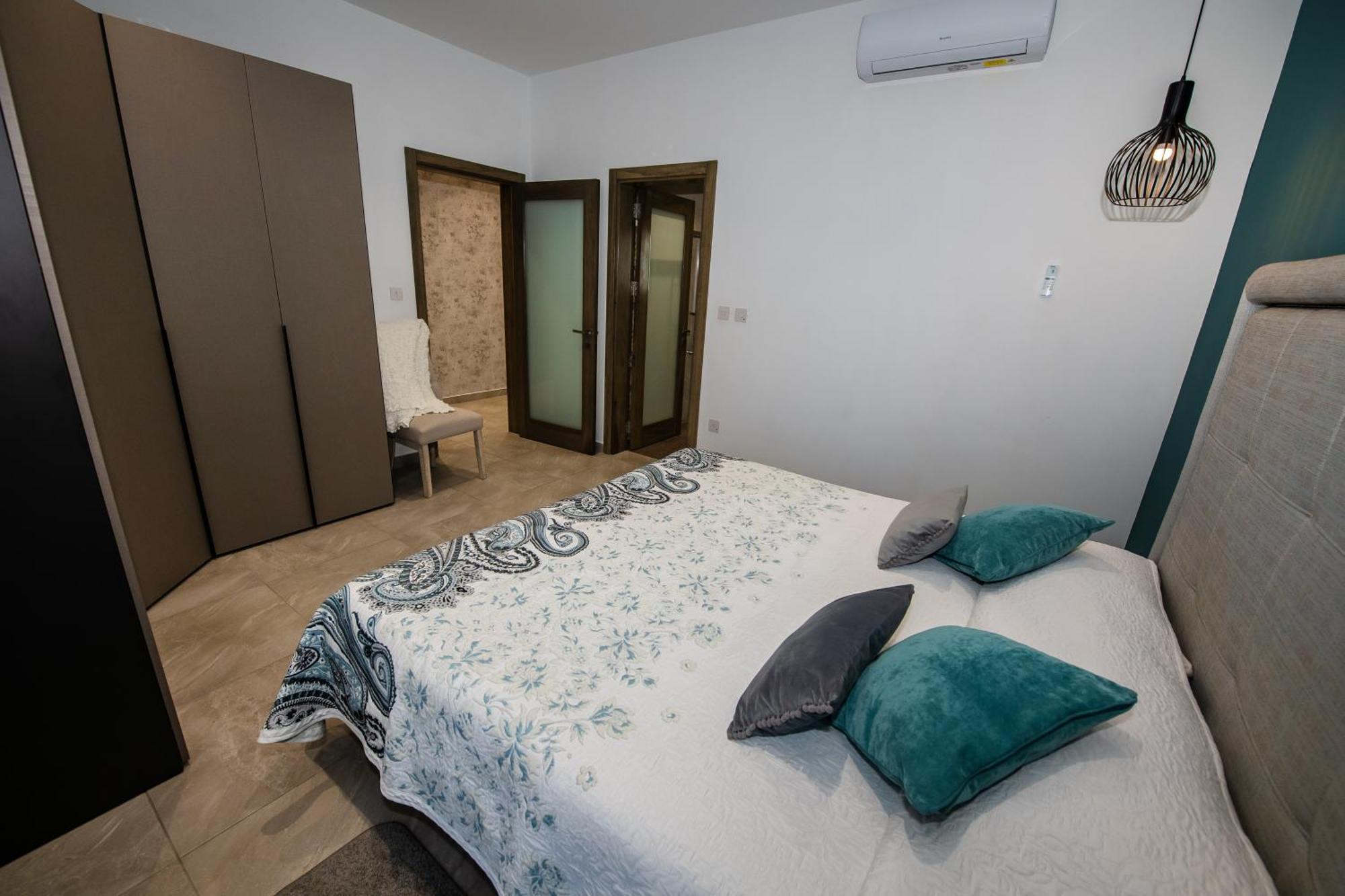 Clifftop Modern Apartment Меллиеха Экстерьер фото